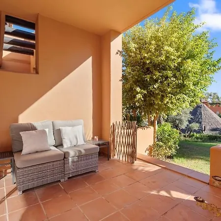 Apartment Stunning 3-bedroom In Alminar De - Rdr456