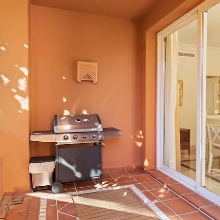 Apartment Stunning 3-bedroom In Alminar De - Rdr456 *